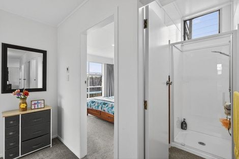 Photo of property in 8 Evelyn Place, Welbourn, New Plymouth, 4310