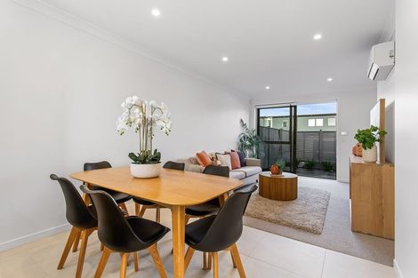 Photo of property in 3 Park Green Avenue, Rosehill, Papakura, 2113