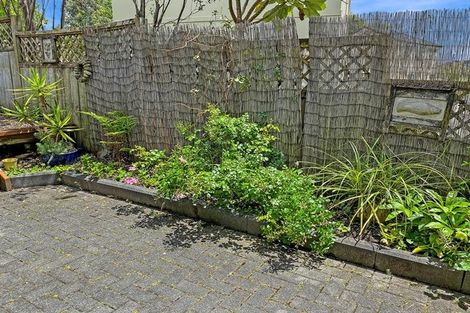 Photo of property in 1/6 Sunnydale Place, Oteha, Auckland, 0632