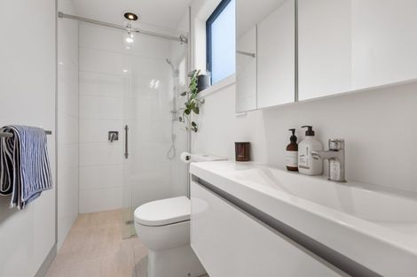 Photo of property in 1156a South Road, Oakura, 4314