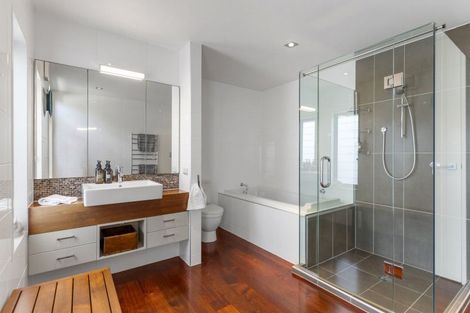 Photo of property in 13 Maritime Terrace, Birkenhead, Auckland, 0626