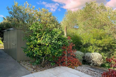 Photo of property in 15 Woodford Heights, Havelock North, 4130