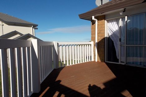 Photo of property in 107 Ashton Fitchett Drive, Brooklyn, Wellington, 6021