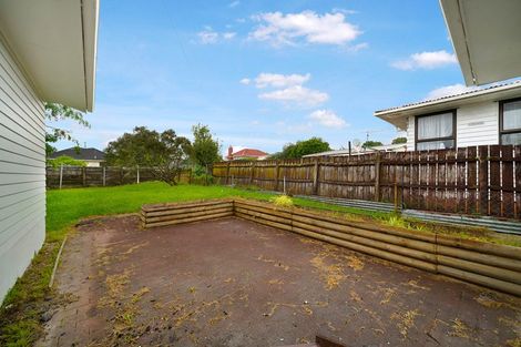 Photo of property in 19 Cobham Crescent, Kelston, Auckland, 0602