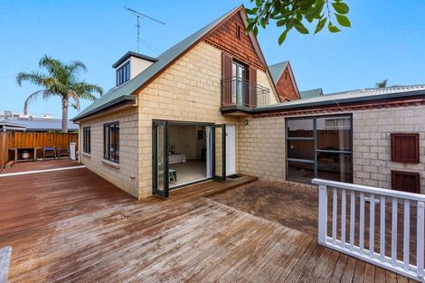 Photo of property in 1/52 Taharoto Road, Takapuna, Auckland, 0622