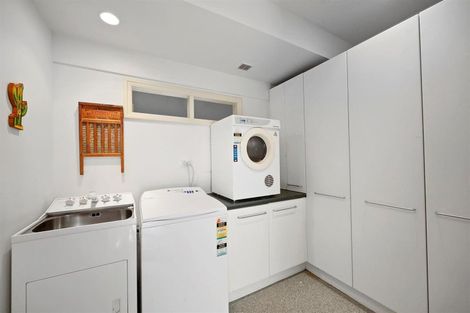 Photo of property in 12 Cecil Road, Milford, Auckland, 0620