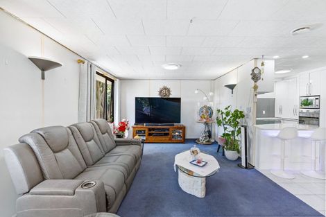 Photo of property in 15 Marinich Drive, Ranui, Auckland, 0612