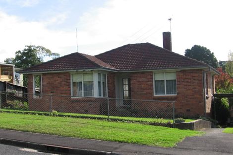 Photo of property in 26 Fairmount Road, Titirangi, Auckland, 0604