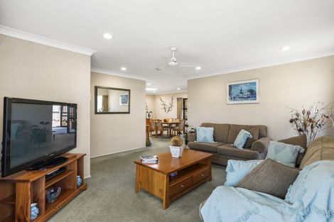 Photo of property in 1/6 Marbeth Court, Botany Downs, Auckland, 2010