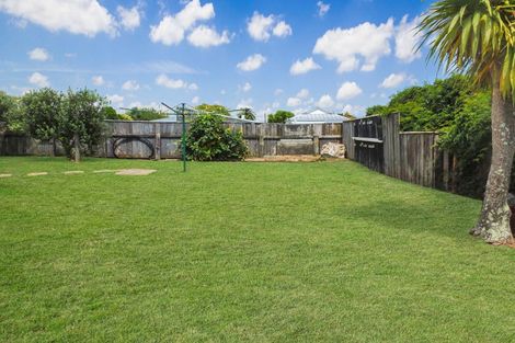 Photo of property in 16 Mark Perreau Place, Foxton, 4814