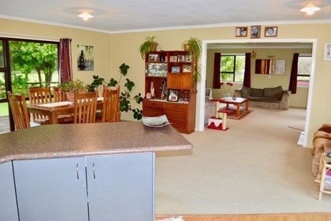 Photo of property in 104 Forest Lakes Road, Otaki, 5583