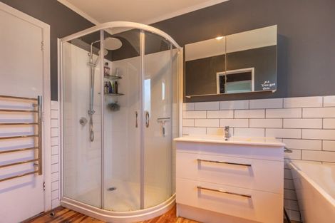 Photo of property in 4 Waverley Street, Waipawa, 4210