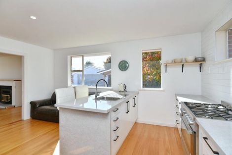 Photo of property in 13 Lyndhurst Crescent, Aranui, Christchurch, 8061