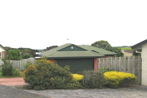 Photo of property in 18 Mercury Lane, Windsor Park, Auckland, 0632