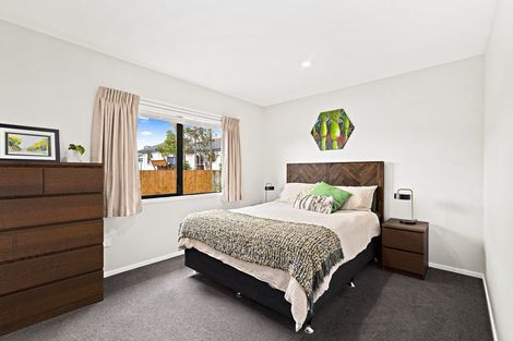 Photo of property in 8 Lasque Place, Glen Eden, Auckland, 0602