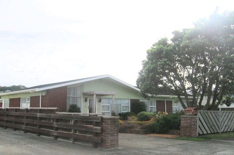 Photo of property in 25 Maple Grove, Maungaraki, Lower Hutt, 5010