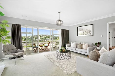 Photo of property in 42 Turville Crescent, Newlands, Wellington, 6037