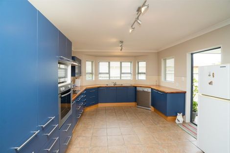 Photo of property in 16 Elizabeth Grove, Stratford, 4332