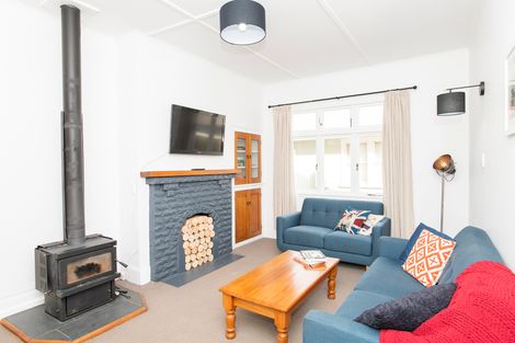 Photo of property in 33 Carnarvon Street, Gisborne, 4010