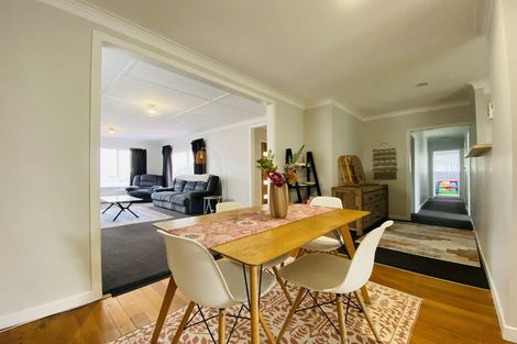 Photo of property in 16 Station Road, Pukekohe, 2120