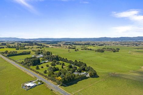 Photo of property in 2330 Kimbolton Road, Kiwitea, Feilding, 4777