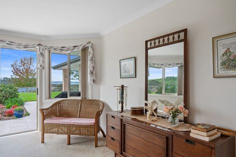 Photo of property in 68d Tuparekura Road, South Head, Helensville, 0874