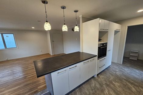 Photo of property in 3 Arde Place, Massey, Auckland, 0614