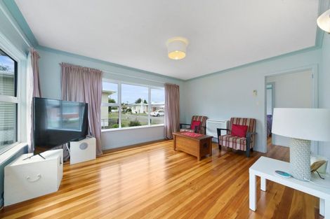 Photo of property in 6 Eton Place, Levin, 5510