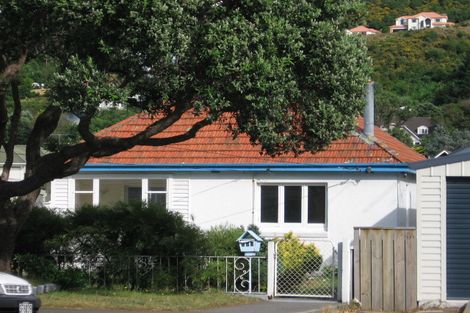 Photo of property in 290 The Parade, Island Bay, Wellington, 6023