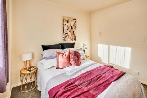 Photo of property in 72b Newlands Road, Newlands, Wellington, 6037