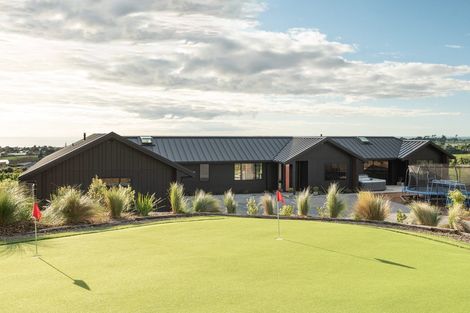 Photo of property in 2 Ekuarangi Place, Kaitake, New Plymouth, 4374