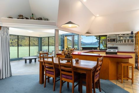 Photo of property in 606 Moetapu Bay Road, Moetapu Bay, Picton, 7282