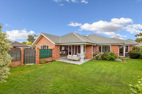 Photo of property in 7 Belgrove Place, Parklands, Christchurch, 8083