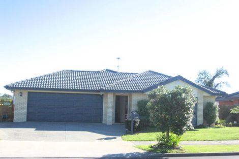 Photo of property in 40 Sandwick Drive, Weymouth, Auckland, 2103