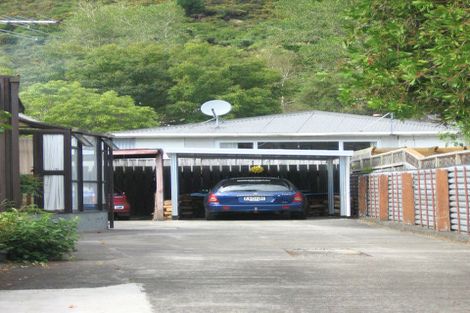 Photo of property in 1/18 Oregon Drive, Maoribank, Upper Hutt, 5018