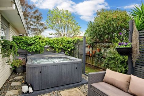 Photo of property in 6 Lushington Place, Huntington Park, Auckland, 2013