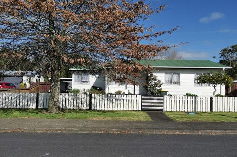 Photo of property in 73 Chichester Drive, Rosehill, Papakura, 2113