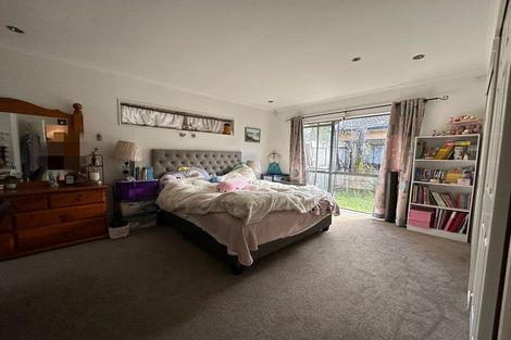 Photo of property in 2 George Deane Place, Greenhithe, Auckland, 0632