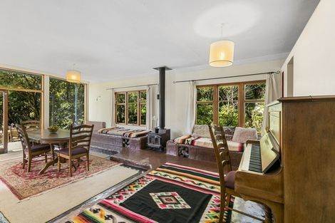 Photo of property in 124 Kamahi Street, Stokes Valley, Lower Hutt, 5019