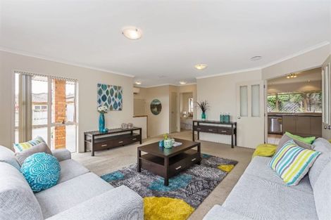 Photo of property in 5 Saltwood Street, Red Beach, 0932