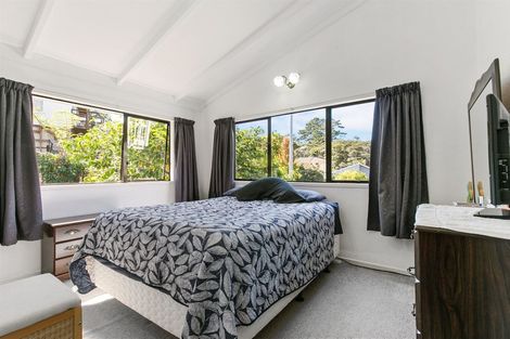 Photo of property in 69 Easton Park Parade, Glenfield, Auckland, 0629