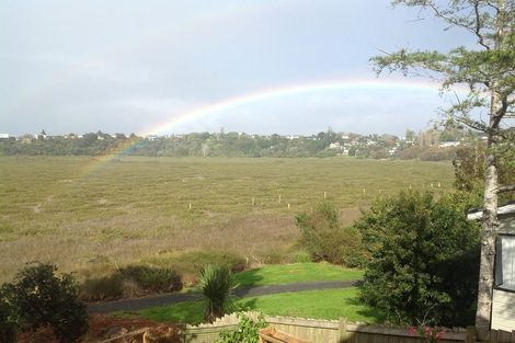 Photo of property in 2/20 Saint Peters Street, Northcote, Auckland, 0627