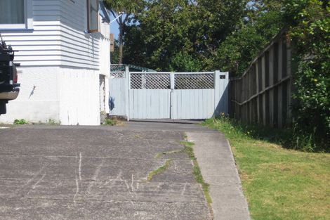 Photo of property in 2/16 James Street, Bayview, Auckland, 0629