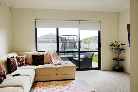 Photo of property in 13 Nganui Avenue, Takanini, 2112