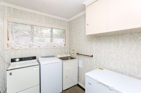 Photo of property in 5 John Guthrie Place, Merrilands, New Plymouth, 4312