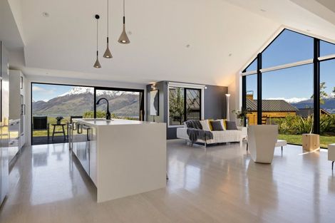 Photo of property in 37 Hackett Road, Jacks Point, Queenstown, 9371