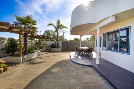 Photo of property in 24c The Esplanade, Westshore, Napier, 4110