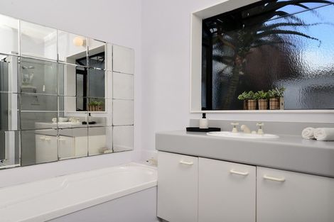 Photo of property in 102b Pembroke Street, Hamilton Lake, Hamilton, 3204