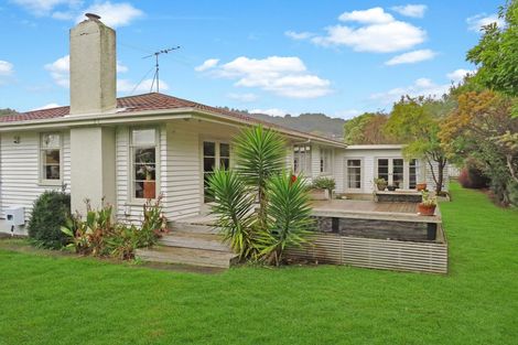 Photo of property in 15 Prouse Grove, Silverstream, Upper Hutt, 5019