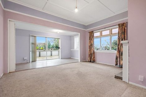 Photo of property in 65 Lynwood Road, New Lynn, Auckland, 0600